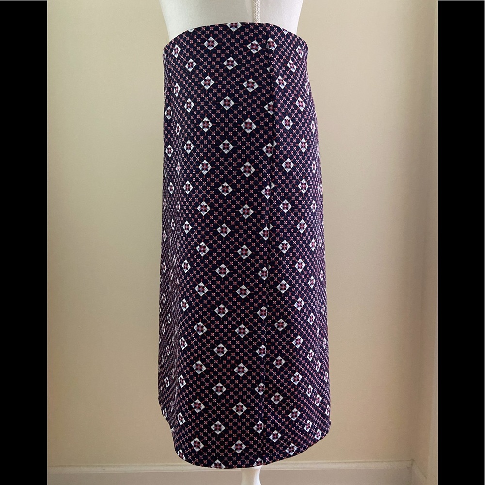 Cute Navy Blue, White & Red Skirt - Picture 3 of 3